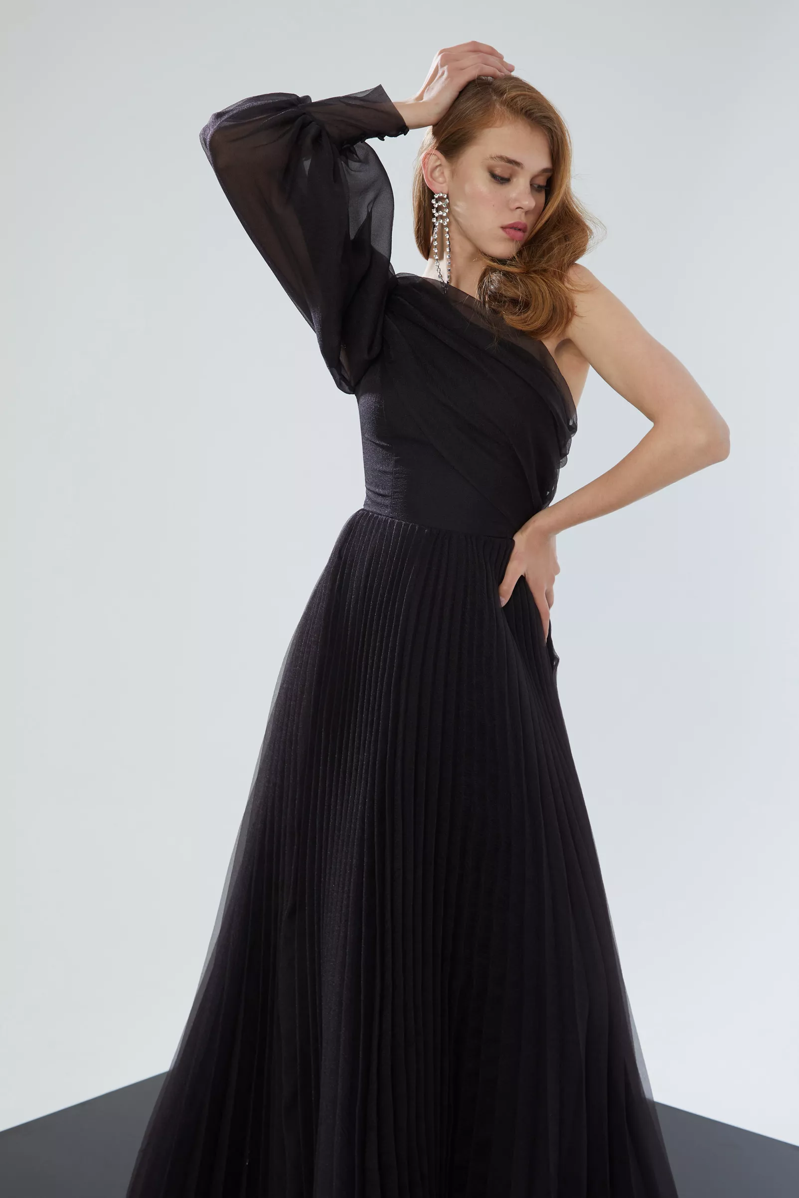 One arm long outlet sleeve black dress